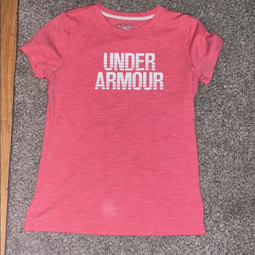Women’s medium Under Armour Tee-Shirt